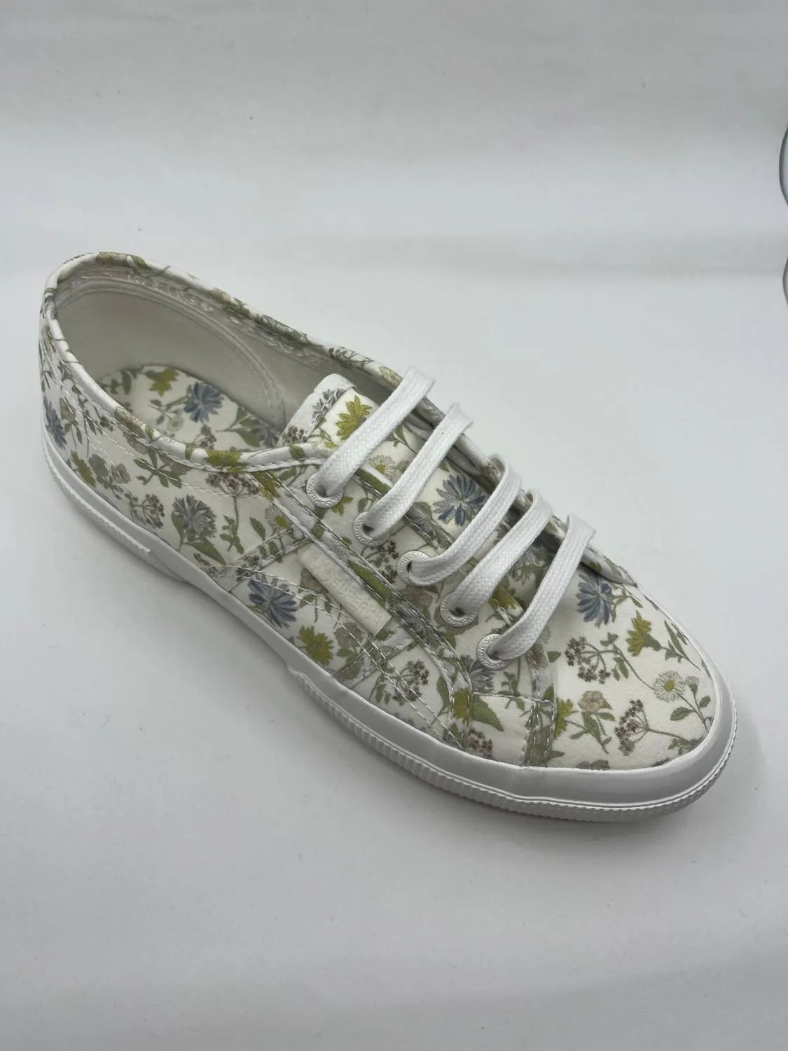 2750 Floral Print Sneaker