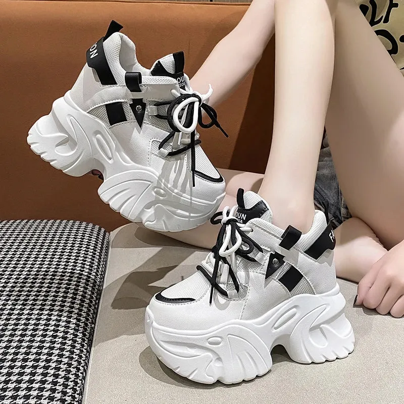 Rosa Plateausneaker im Soft-Girl-Stil – Schnürschuhe für den Herbst