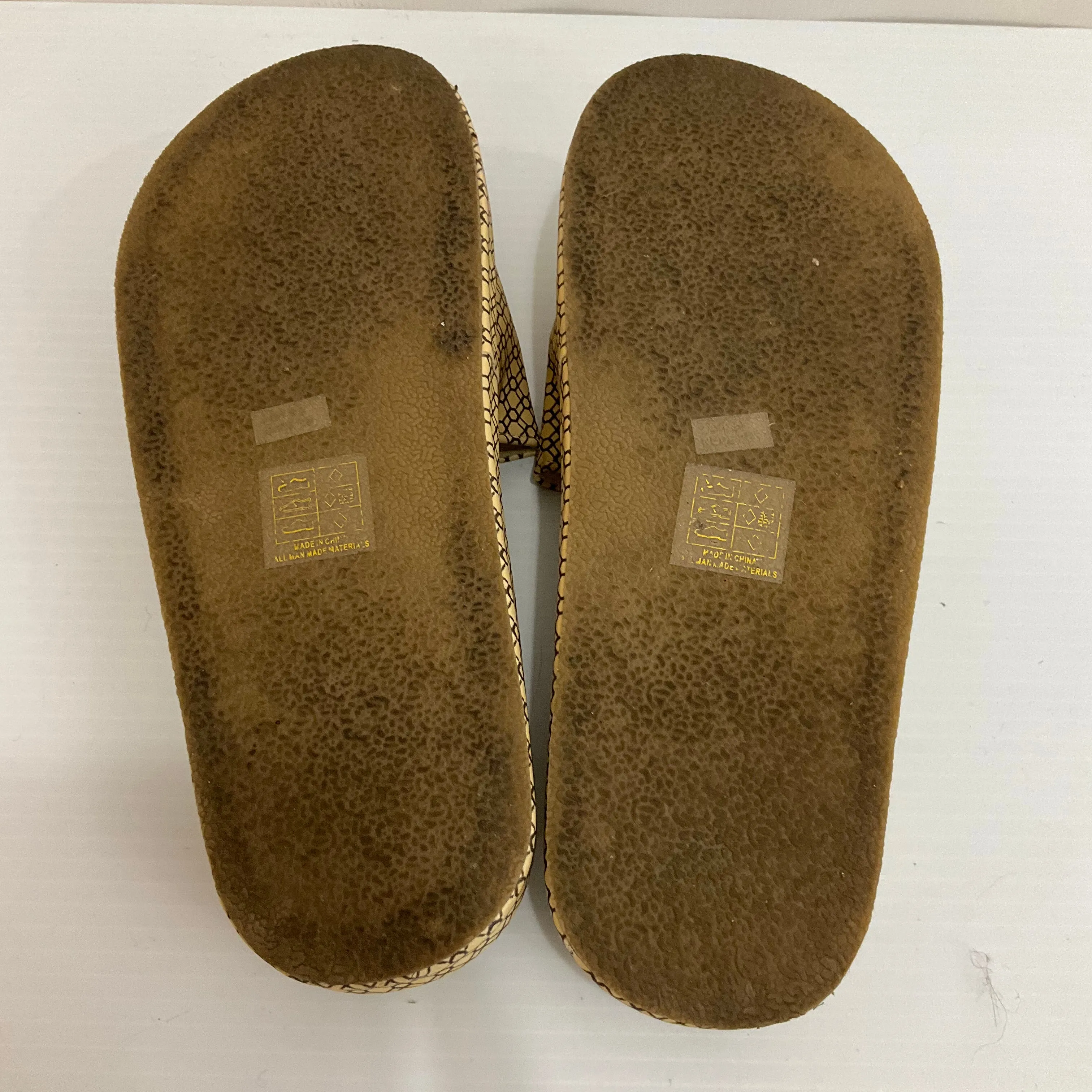 Sandals Flats By Anna In Brown & Yellow, Size: 8.5